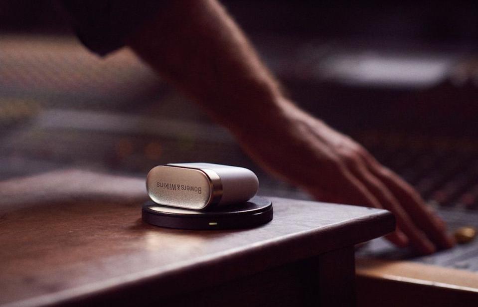 Bowers & Wilkins PI7_обзор Forbes.jpg Bowers & Wilkins PI7_обзор Forbes.jpg
