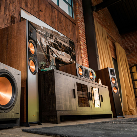 Klipsch_Reference_Premeire_Lifestyle_128