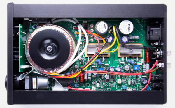Интегральный усилитель Rega io_3